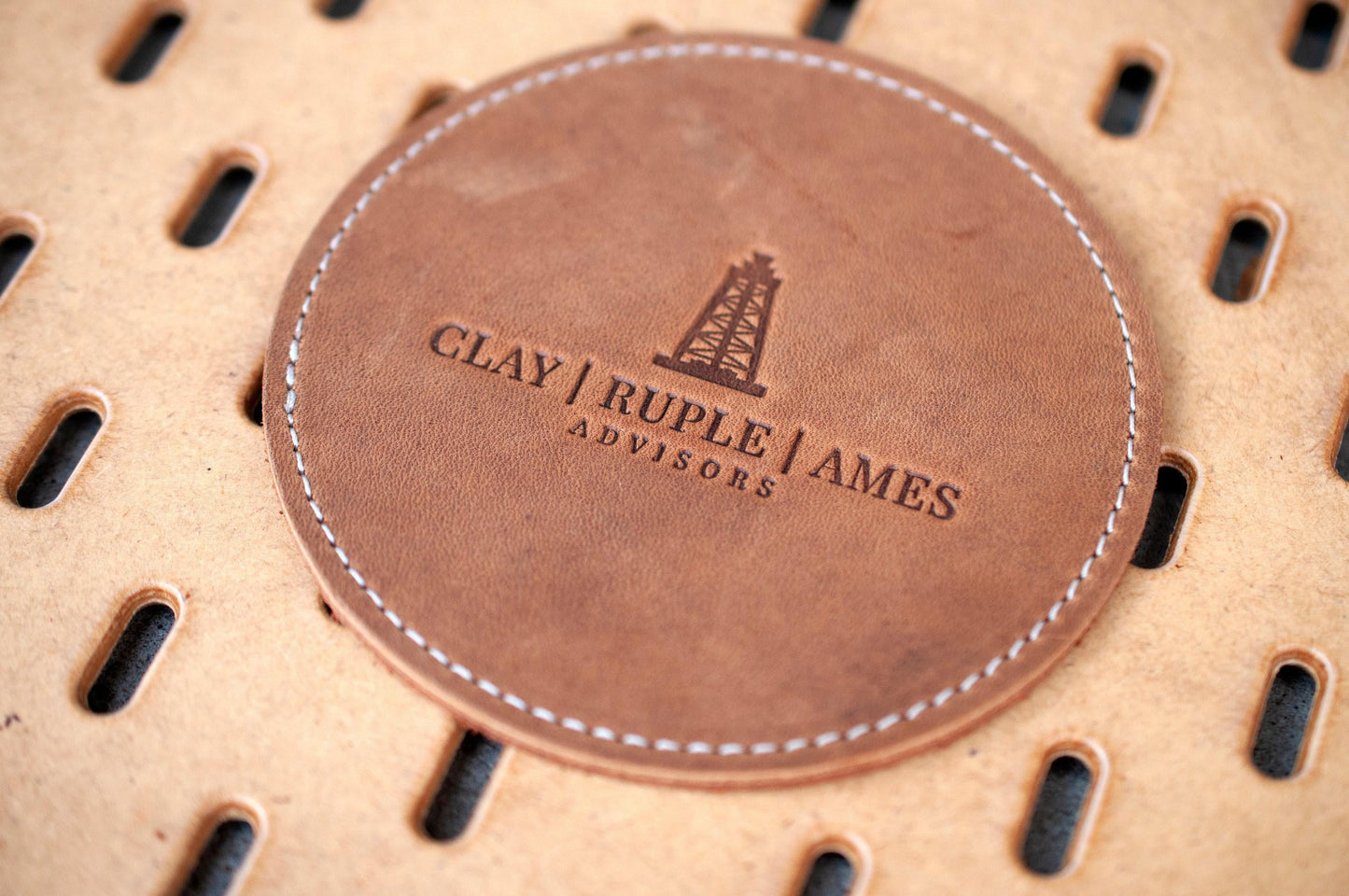 Custom Logo Leather Coaster Set , Corporate Gift Round Whiskey Coasters, Company Logo Coffee Mug Gift For Customers